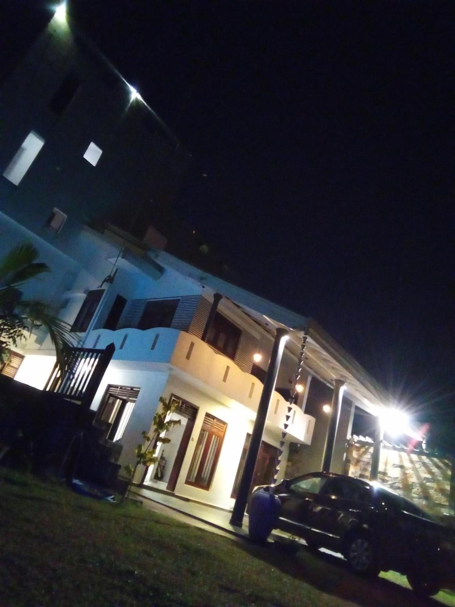 The Moose Weligama Bed & Breakfast ภายนอก รูปภาพ